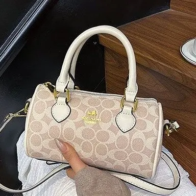 高級デザイナーシンプルでファッショナブルな女性用おむつバッグエレガントなレザー大容量ミニマリストショルダーバッグクラシック通勤用