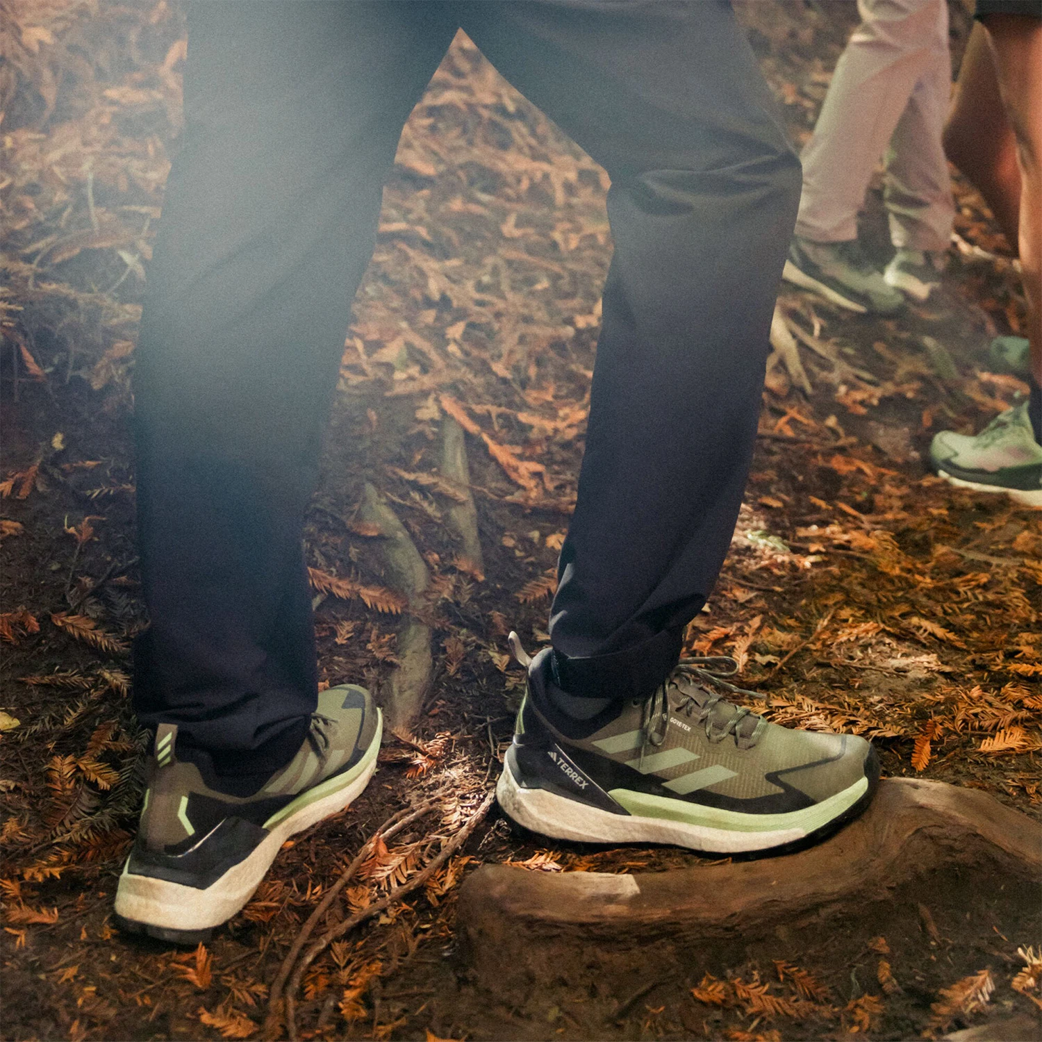 

Adidas оригинальные новые мужские спортивные походные туфли IE5104