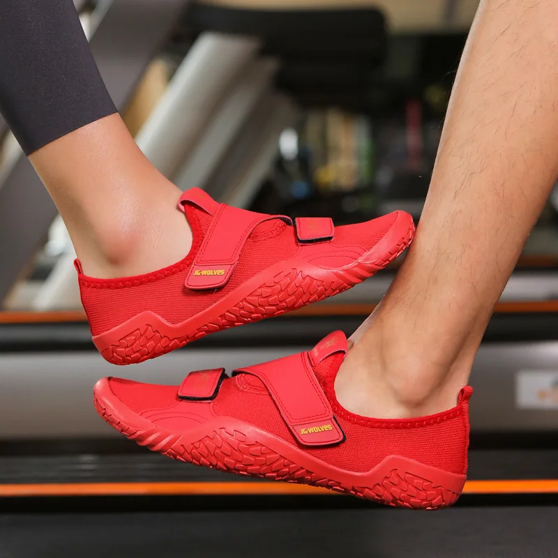 All-purpose Athletic Shoes for Cross Training with Breathable and Slip-resistant Design