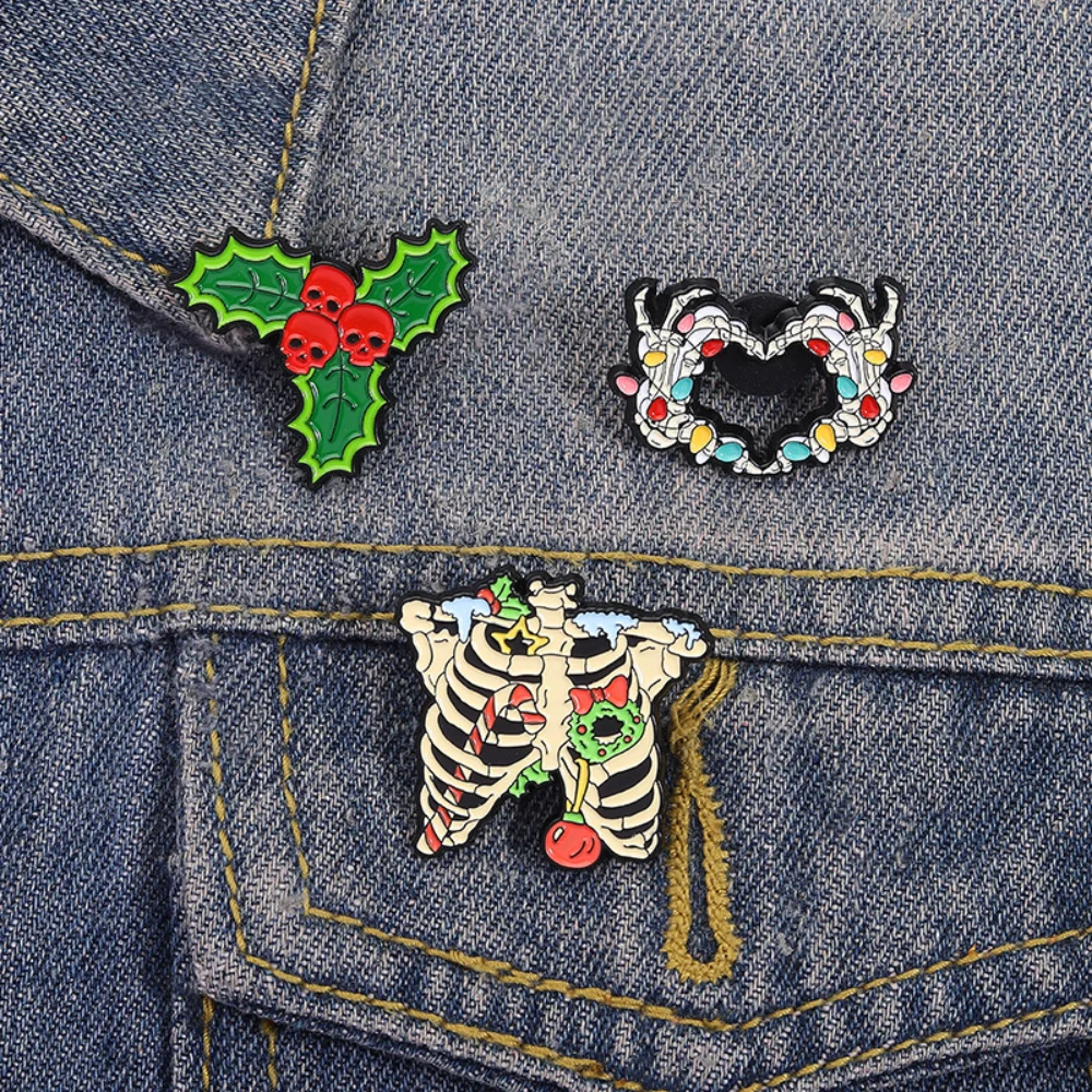 Halloween Brooch Set Skeleton Hand Gesture Forming A Heart Skeleton Holly Pins Personalized Clothing Pin