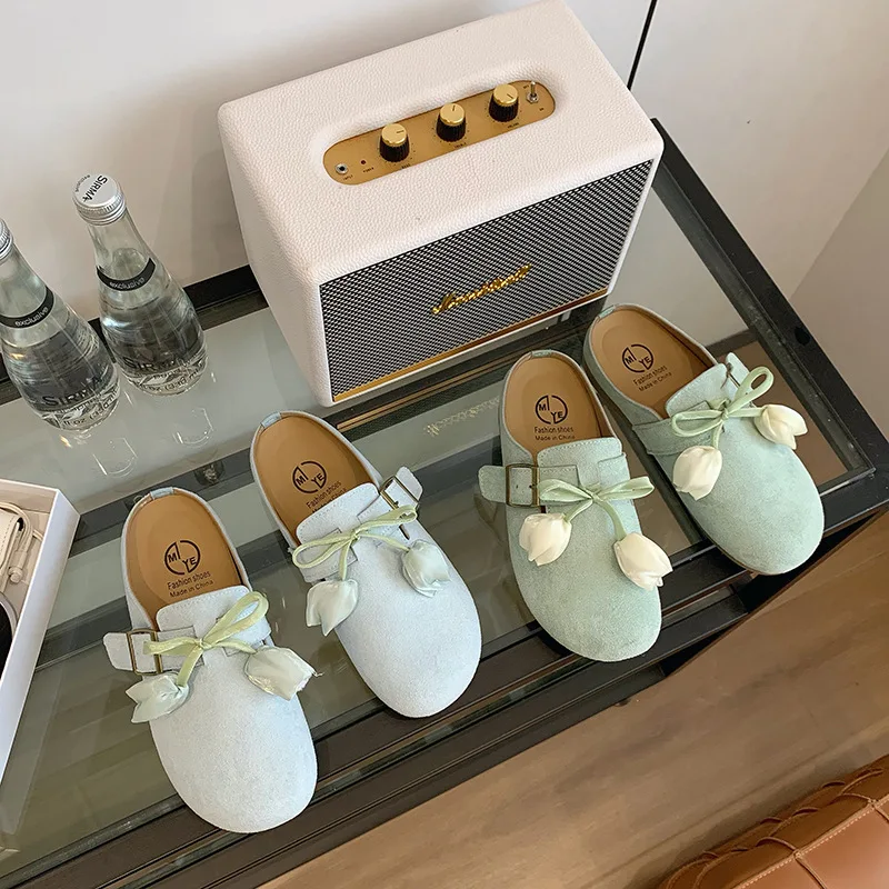 2025, modische Damen-Pantoletten mit Tulpenakzent, Slip-On-Clogs für Damen mit weicher Sohle, elegante geschlossene Hausschuhe, passend zum Kleid