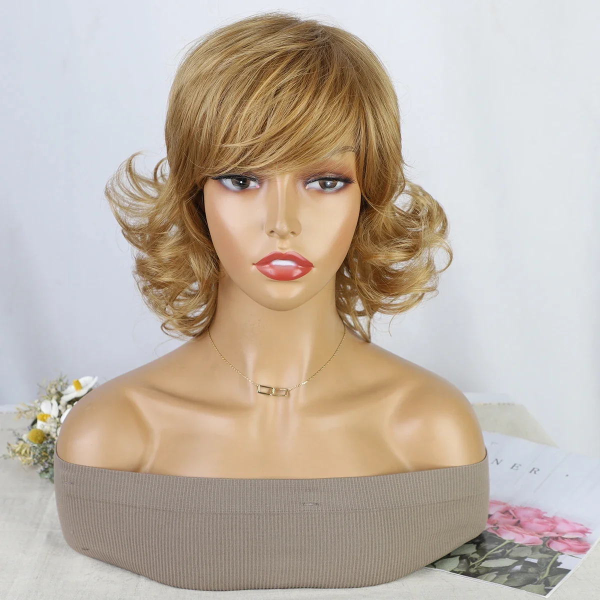 Ombre Blonde Short Curly Hair Women Wigs with Bangs Pixie Cut Synthetic Wig Heat Resistant Natural Style Fake Hair