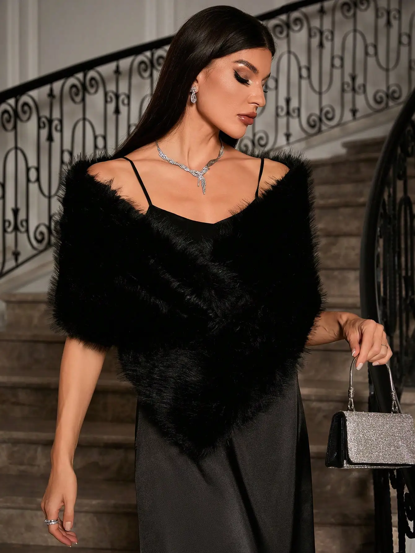 

Элегантная черная шаль из искусственного меха для женщин, универсальный вечерний палантин с мягкой текстурой