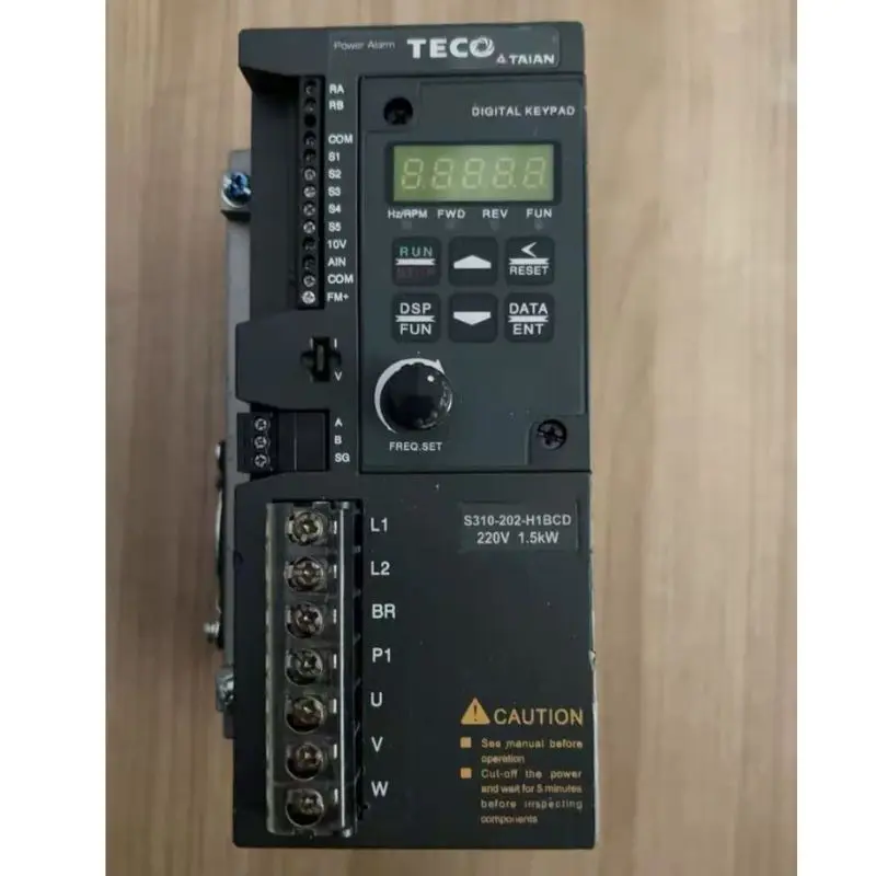 

Подержанный инвертор S310-202-H1BCD мощностью 1,5 кВт протестирован, быстрая доставка.