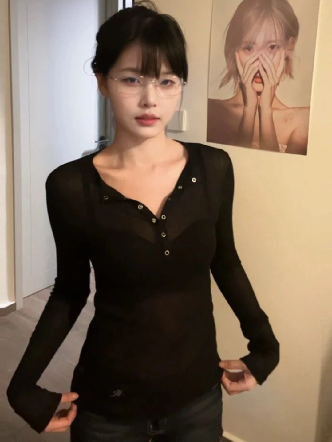 

Американский стиль, модный женский топ-футболка с длинным рукавом, новинка ранней весны, приталенный, с эффектом утончения, прозрачный дизайн, свободный крой в корейском стиле