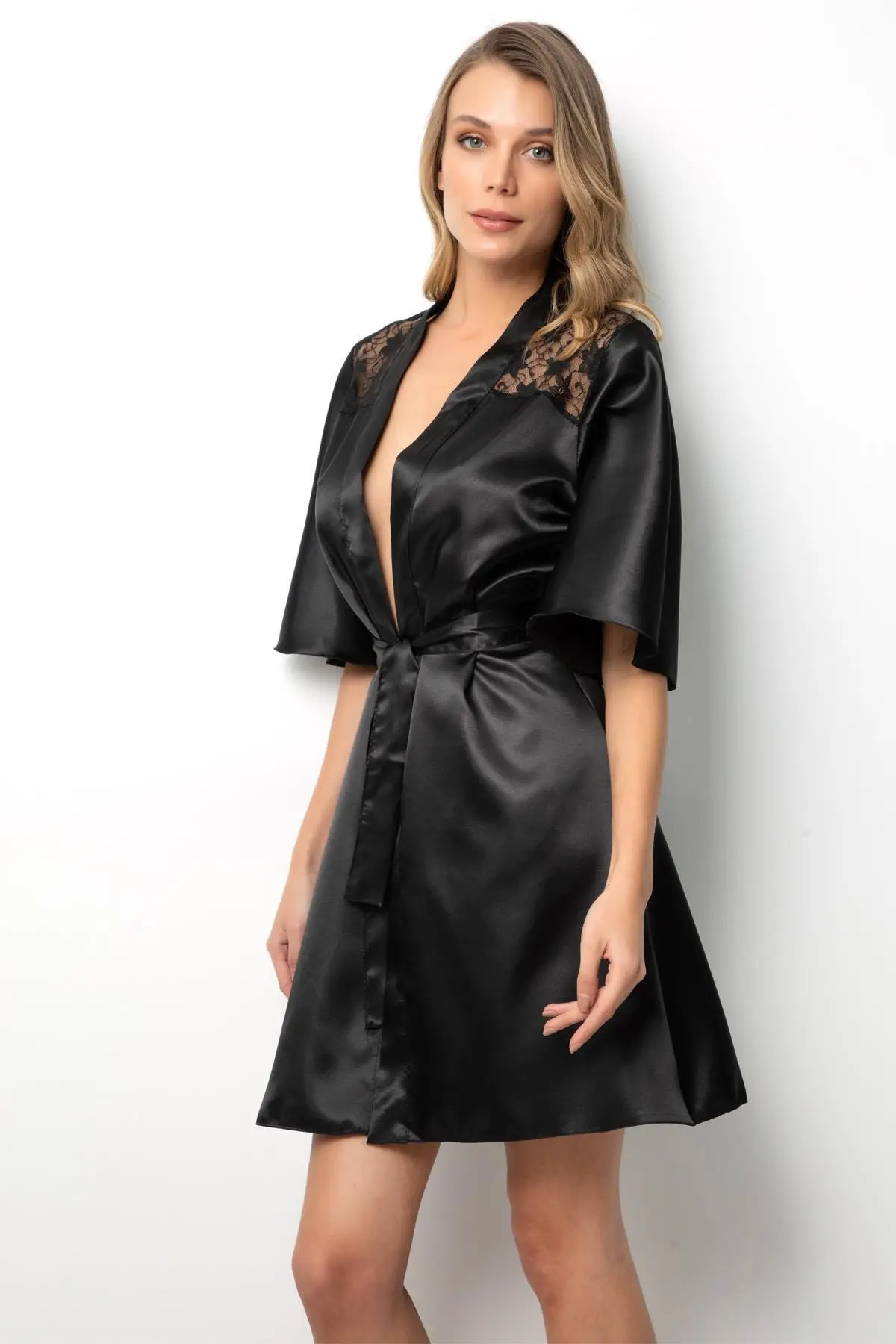 Sırtı Dantelli Saten SabahlıkLace ظهر ساتان روب للنوم أنيق مفيد مثير أنيق موديل 2022 تريند