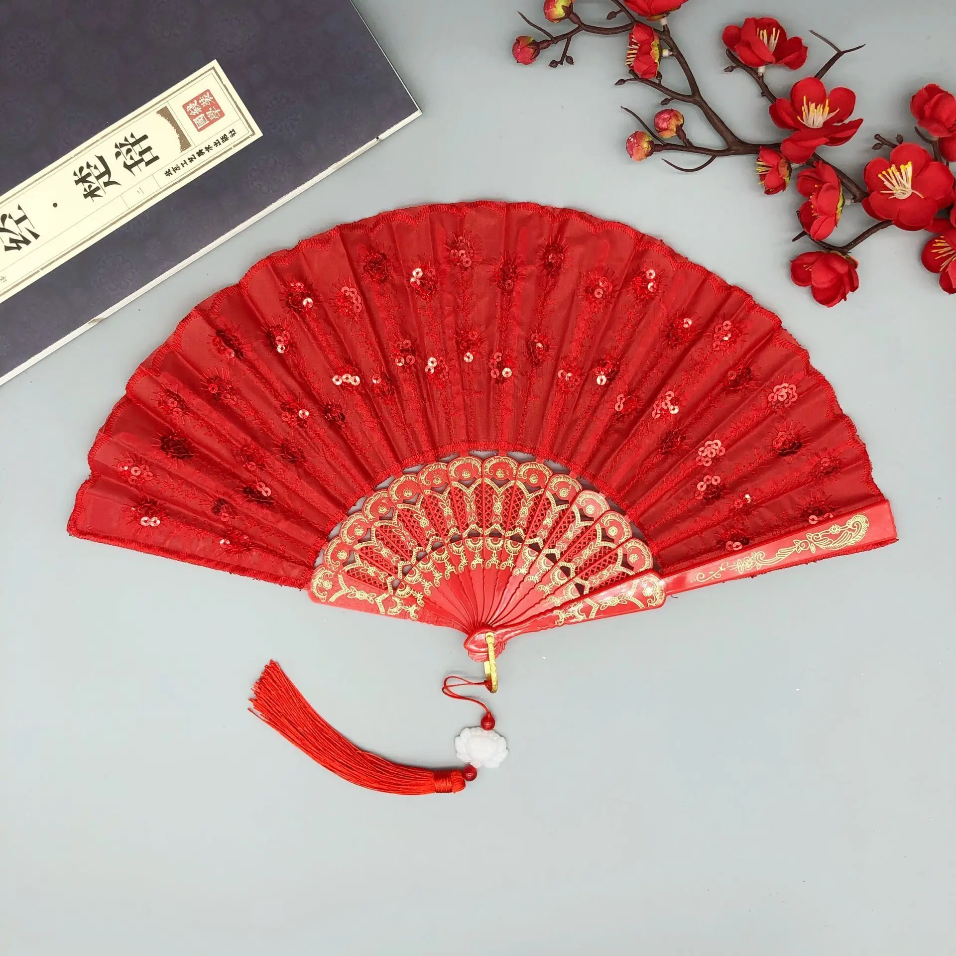 Borduurwerk Pailletten Vouwen Fan Chinese Stijl Lolita Dance Hand Fan Met Hanger Gift Kostuum Accessoires Wedding Party Decoratie