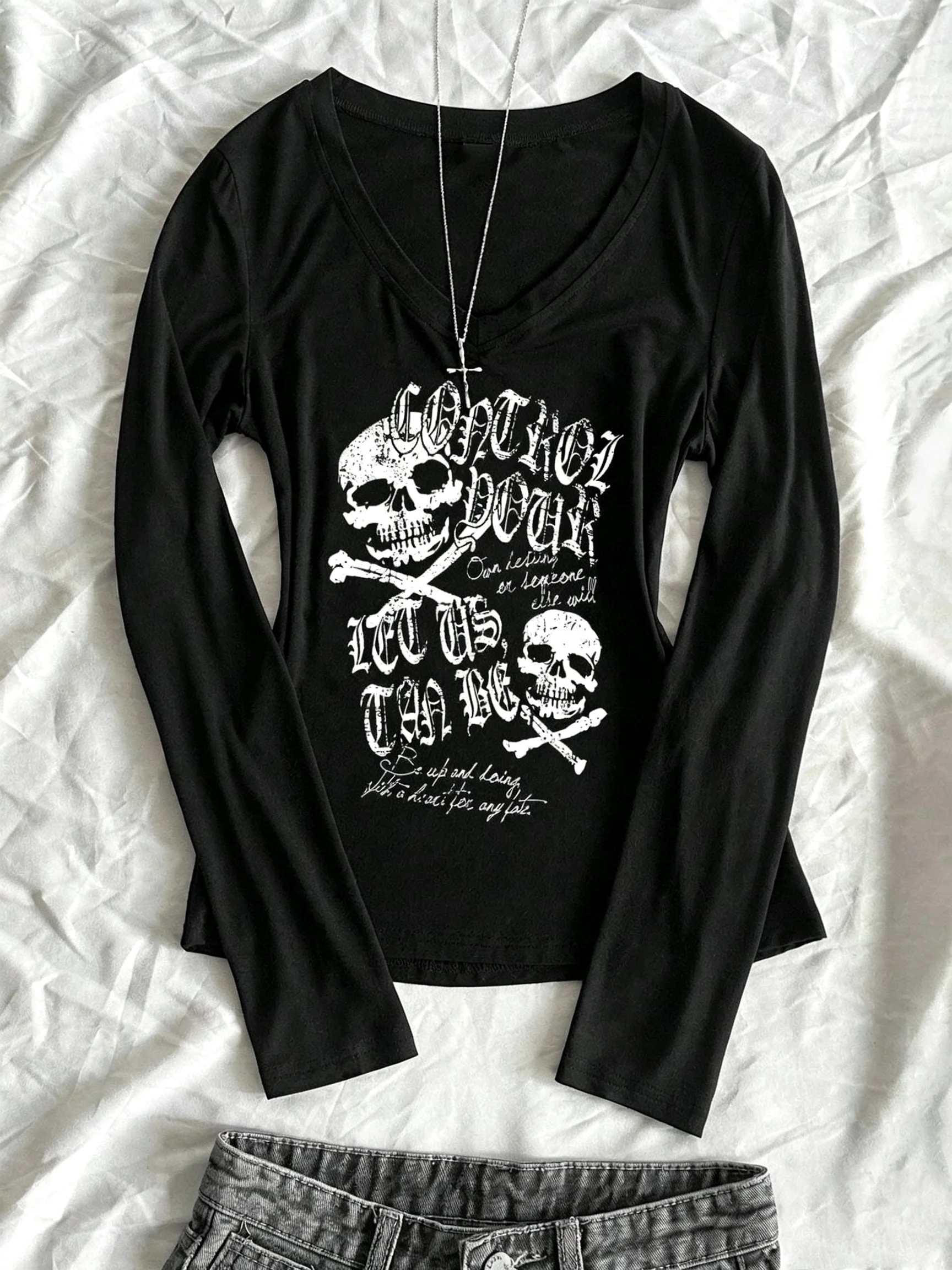 Control Your Fate V-neck long-sleeved T-Shirt with a Gothic-style skull print in the  Control Your Fate design T-shirts top