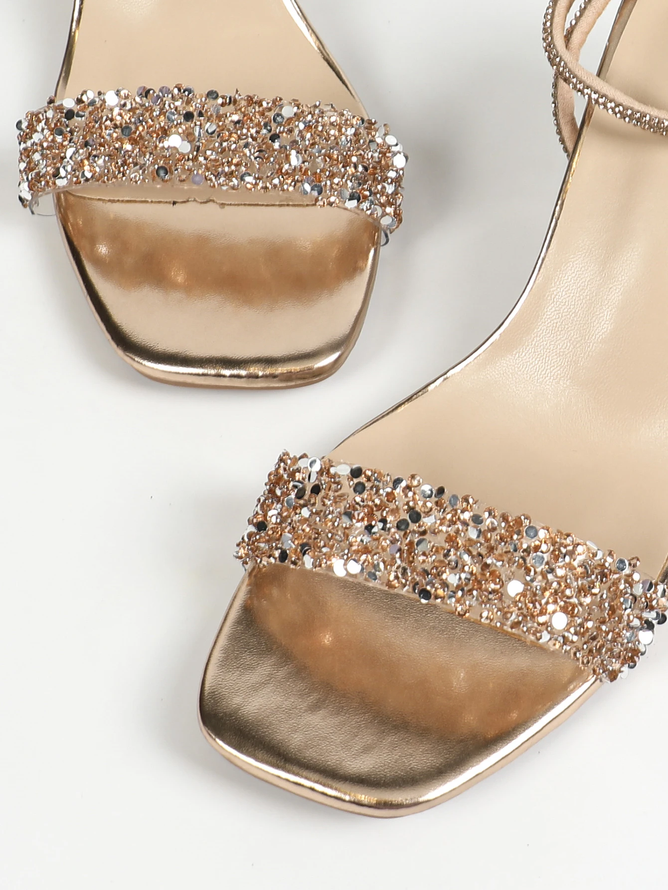 Aneikeh Silvery Fashion Female Crystal Transparent 5.5CM Chunky Heels Sandals for Women Open Toe Party Dress Shoe 2026 Summer