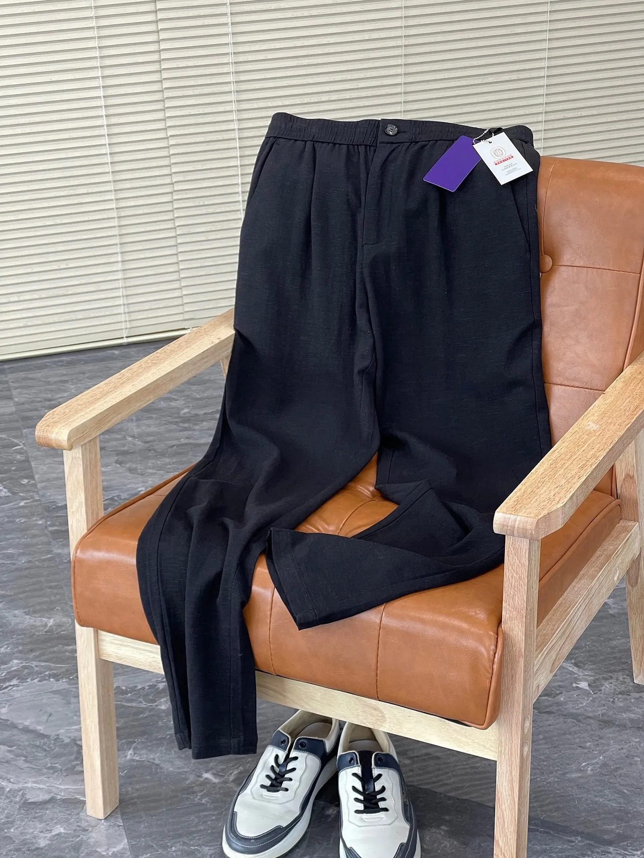 

Linen fabric lightweight men's straight leg business casual pants keep you dry for a long time