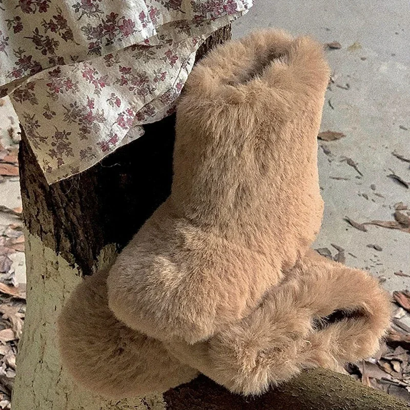 女の赤ちゃんのためのふわふわのぬいぐるみブーツ,厚い毛皮の豪華なブーツ,幼児のための冬のファッション,丸いつま先のスリッポン屋外綿の靴