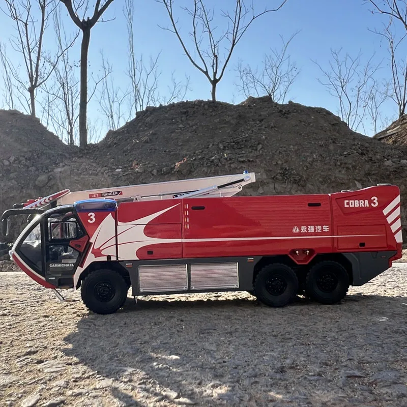 

1:1:43 Original Model,Carmichael COBRA 3 Airport Major Foam Tender,Alloy Car Model for Display,Gift and Collections