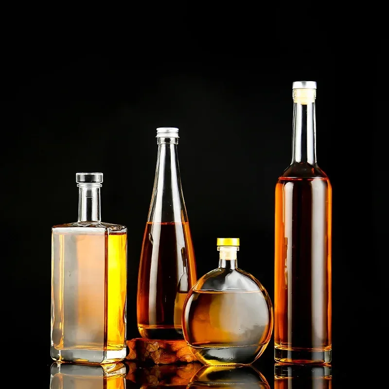 Round shaped clear/ Frosting whiskey decanter for Liquor Scotch Bourbon Non-Lead Scotch Decanter Unique Party Decorations