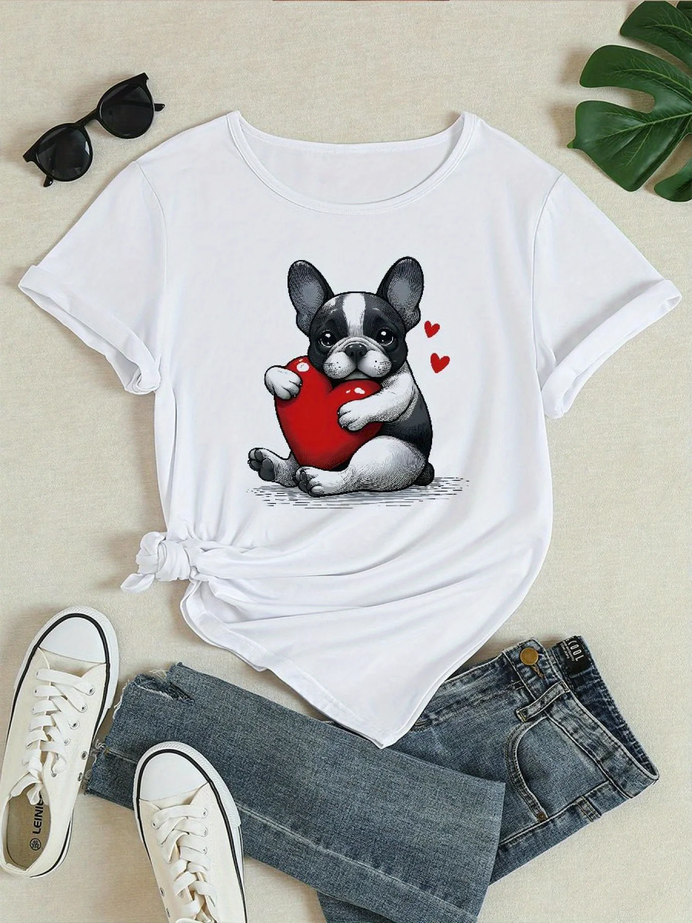 2023 Nieuw casual T-shirt met korte mouwen voor dames - schattige Franse Bulldog & harten grafische print, zwart T-shirt met ronde hals
