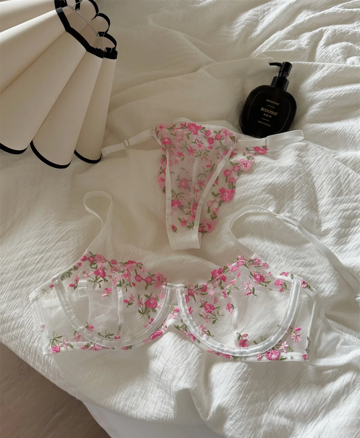 

Pink floral embroidered bra sweet lingerie set bras niche gathered top support women underwear set