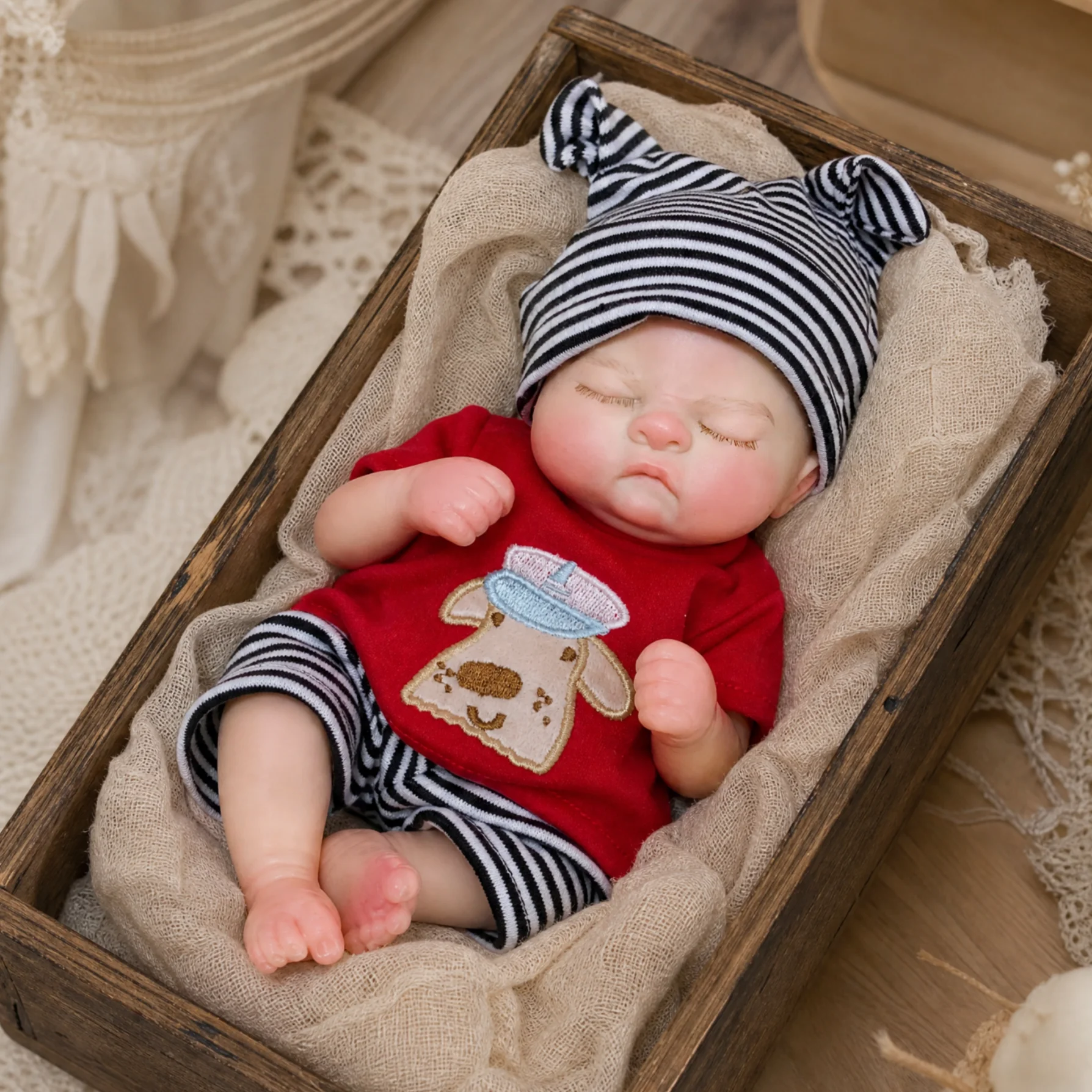 muneca-reborn-de-silicona-de-10-pulgadas-con-ojos-cerrados-ya-pintada-con-piel-resistente-al-agua-muneca-recien-nacida-para-regalo-de-navidad-para-familias