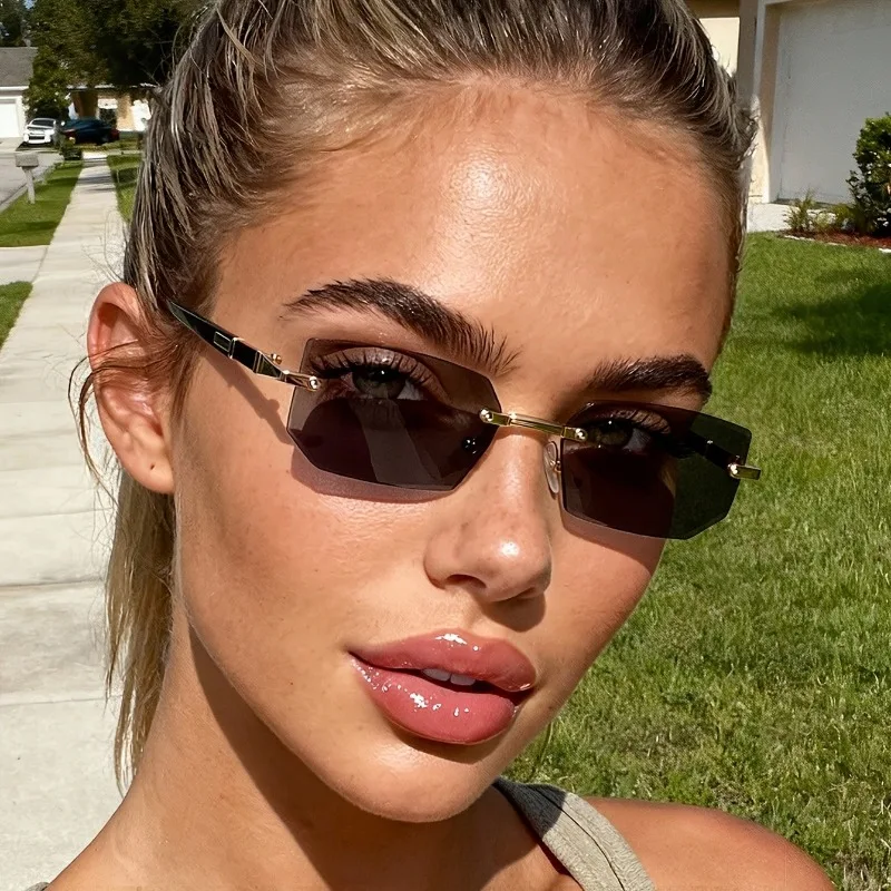 Retro-Stil Metall Rechteckiger Rahmen Sommer Strand UV-Beständige Sonnenbrille Geeignet für Outdoor-Aktivitäten