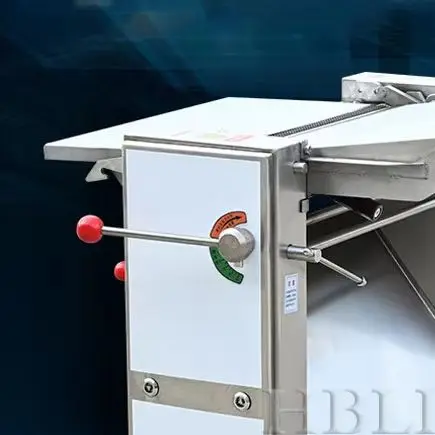 Heavy‑duty Pork Peeler Machine, Pork Peeling Machine 150kg Sturdy Body Butchery Equipment for Meat Plant Processing