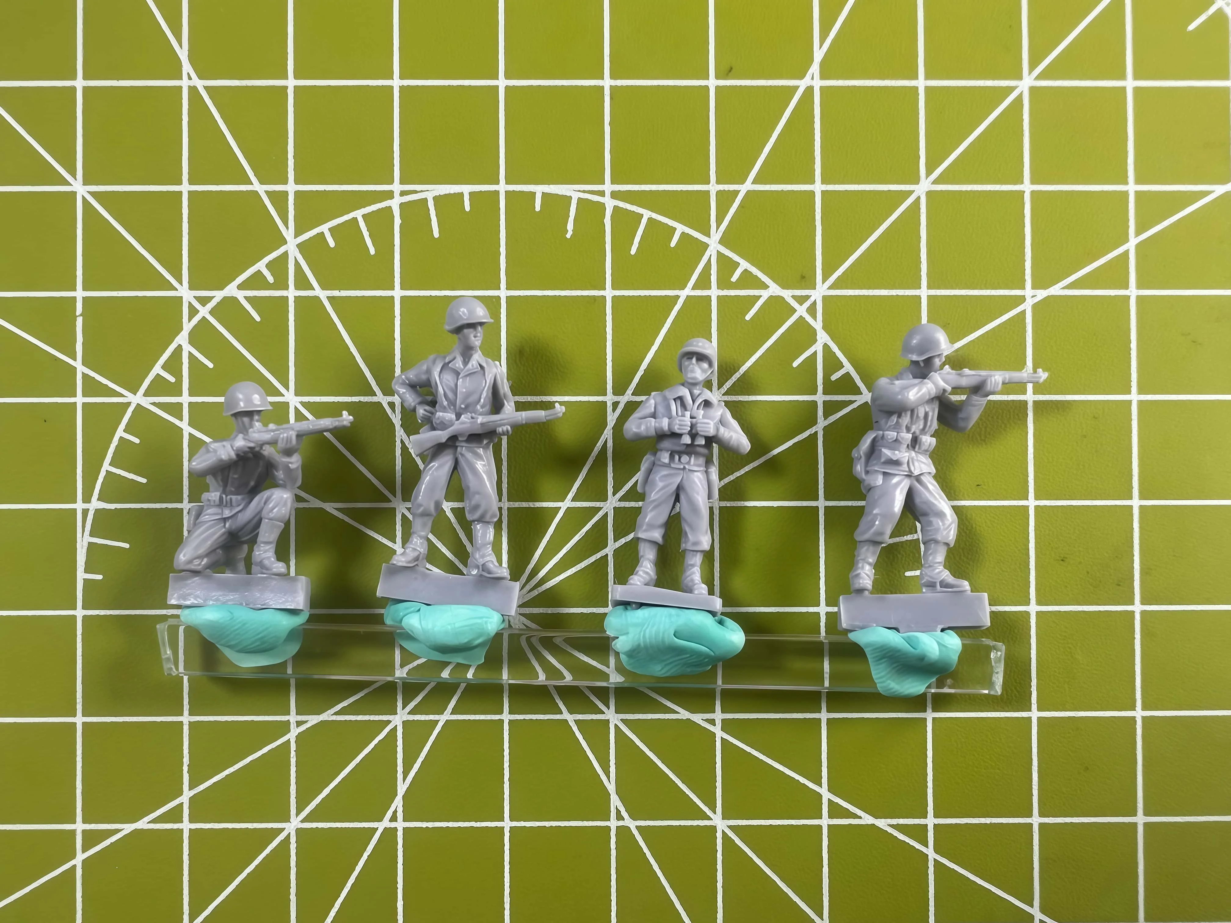 

Набор для сборки модели из смолы Precision 1:72 GK, модель солдата США (4 человека), без покраски