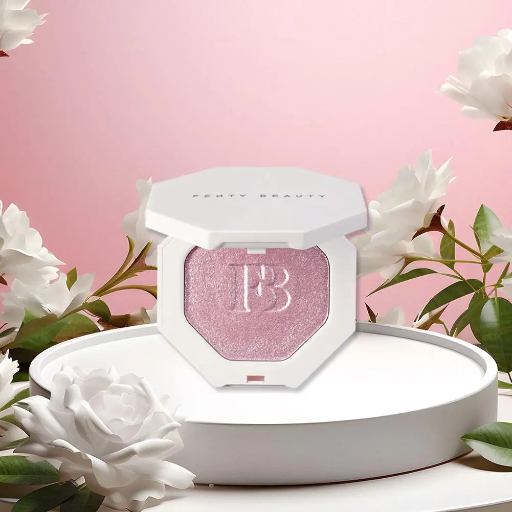 Puder rozświetlający 3D monochromatyczny 8g, rozświetlacz, marka własna, monochromatyczny, trójwymiarowy, rozjaśniający, naturalny makijaż twarzy.