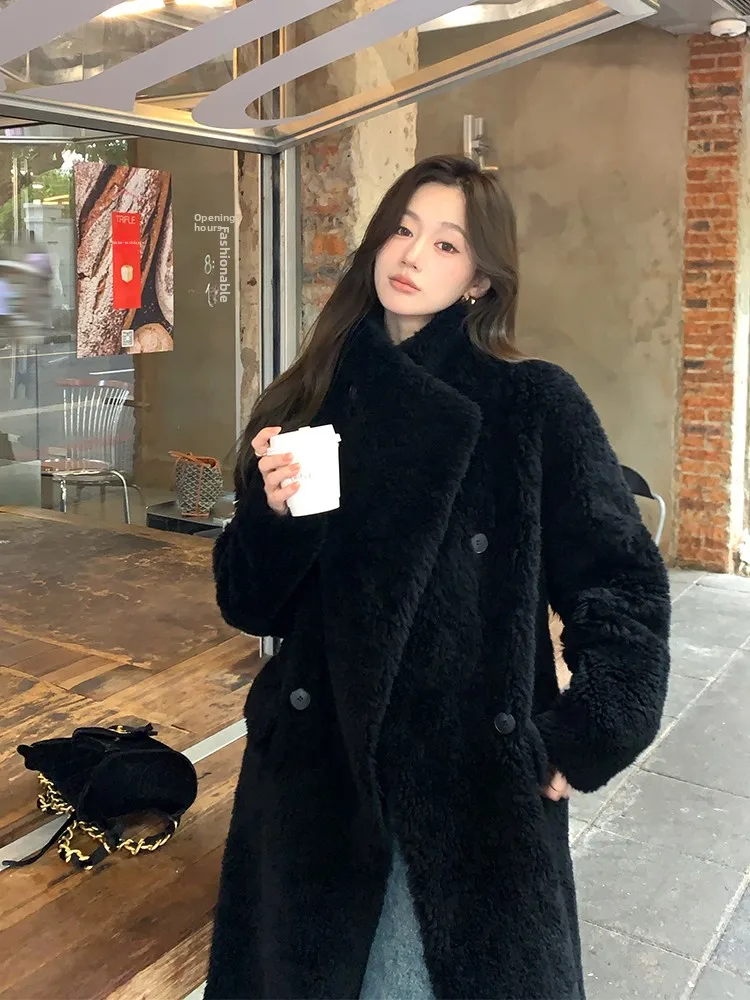 

Daiyan 2024, новая зимняя шуба с мехом ягненка в скандинавском стиле, женская верхняя одежда средней длины, длинная свеч, Faionable Sle