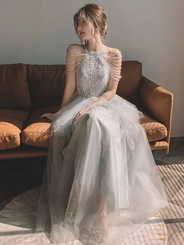 

Gray Evening Dresses Sexy Appliques Halter Sleeveless A-Line Floor-Length Women Prom Tassel Party Banquet Gown Vestido De Fiesta