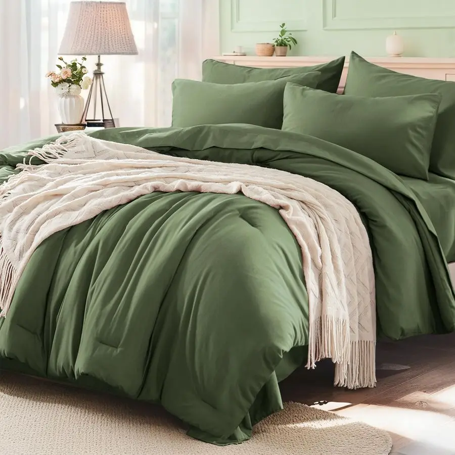 

Queen Comforter Set 7 Pieces, Green Bed in a Bag Queen Size, Lightweight Bedding Set with 1 Comforter, 2 Pillowcases, 2 Pillow S