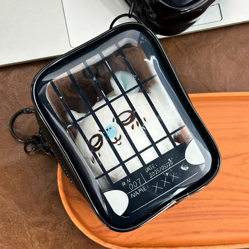 Neues Kreatives Spaßiges Gefängnis-Design Itabag Transparente Tasche für 13cm Puppen Tragbare Klare Schlüsselanhänger-Geschenkbox Sammlerstück-Aufbewahrungstasche – Detail 7