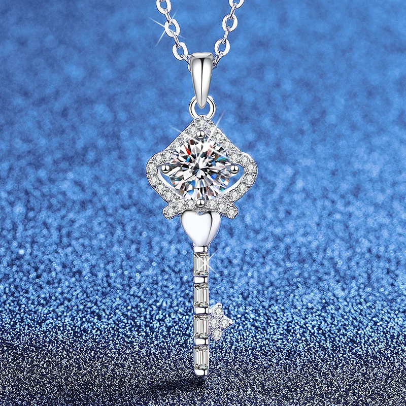 Platinum PT95018k Gold Moissanite Necklace Korean Version Crown Key Fashion Collarbone Chain Moissanite Necklace for Women