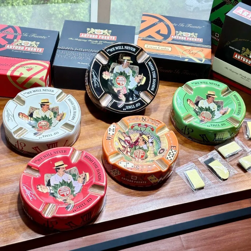 

Cigar Gift Box Bone China Cercs Trendy Design Low Price Faionable Atray Creative Gift