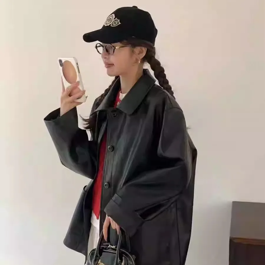 เสื้อโค้ทหนังสไตล์เรโทรหลวมๆ กระดุมเดี่ยว ปกเสื้อแบบแจ็คเก็ต  คอลเลคชั่นใหม่ฤดูใบไม้ร่วง เสื้อคลุมแฟชั่นผู้หญิง  ทรงยาว  วัสดุ PU