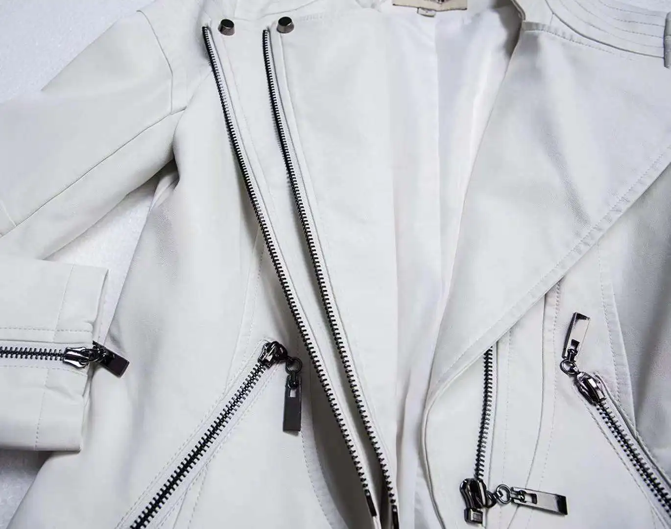 Women's Leather Jacket European and American Fashion Motorcycle Slim Short Leather Jacket Zipper