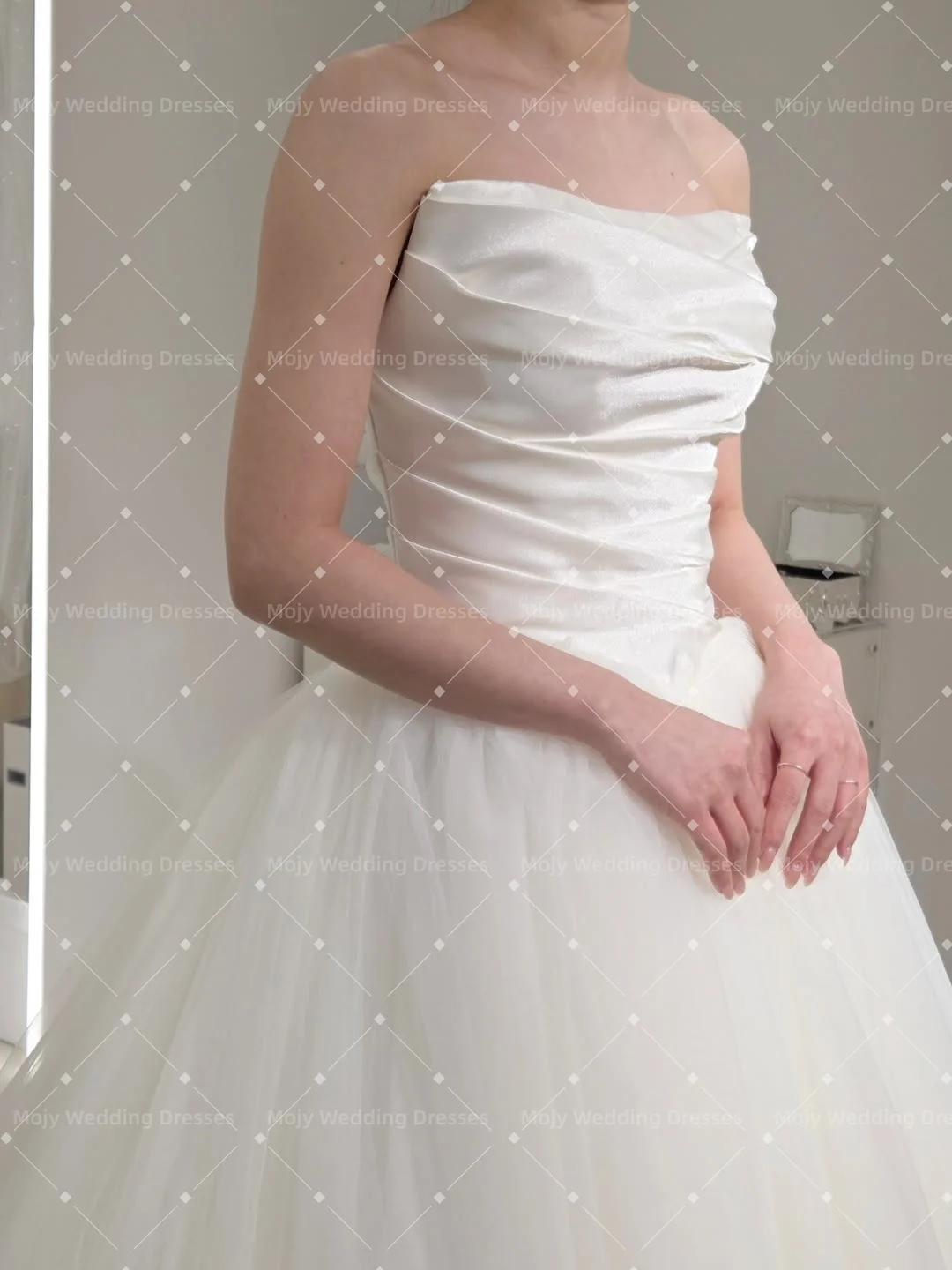 Mojy Korea Strapless Elegant Tulle A-Line Simple Wedding Dresses 웨딩드레스 Ruched Corset Ivory Customized Pretty Bride