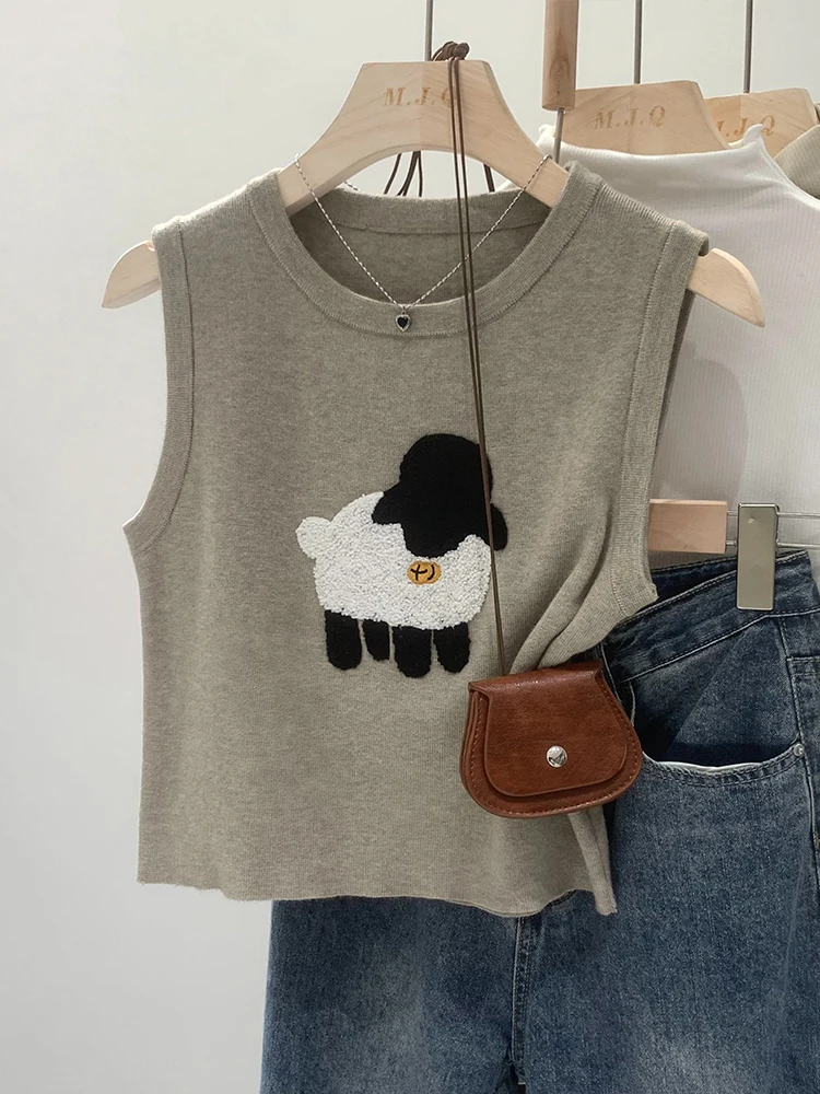 

Embroidered Short Knitted Tank Top for Women with Spring/summer Round Neck Design, Niche Layering Sleeveless Top
