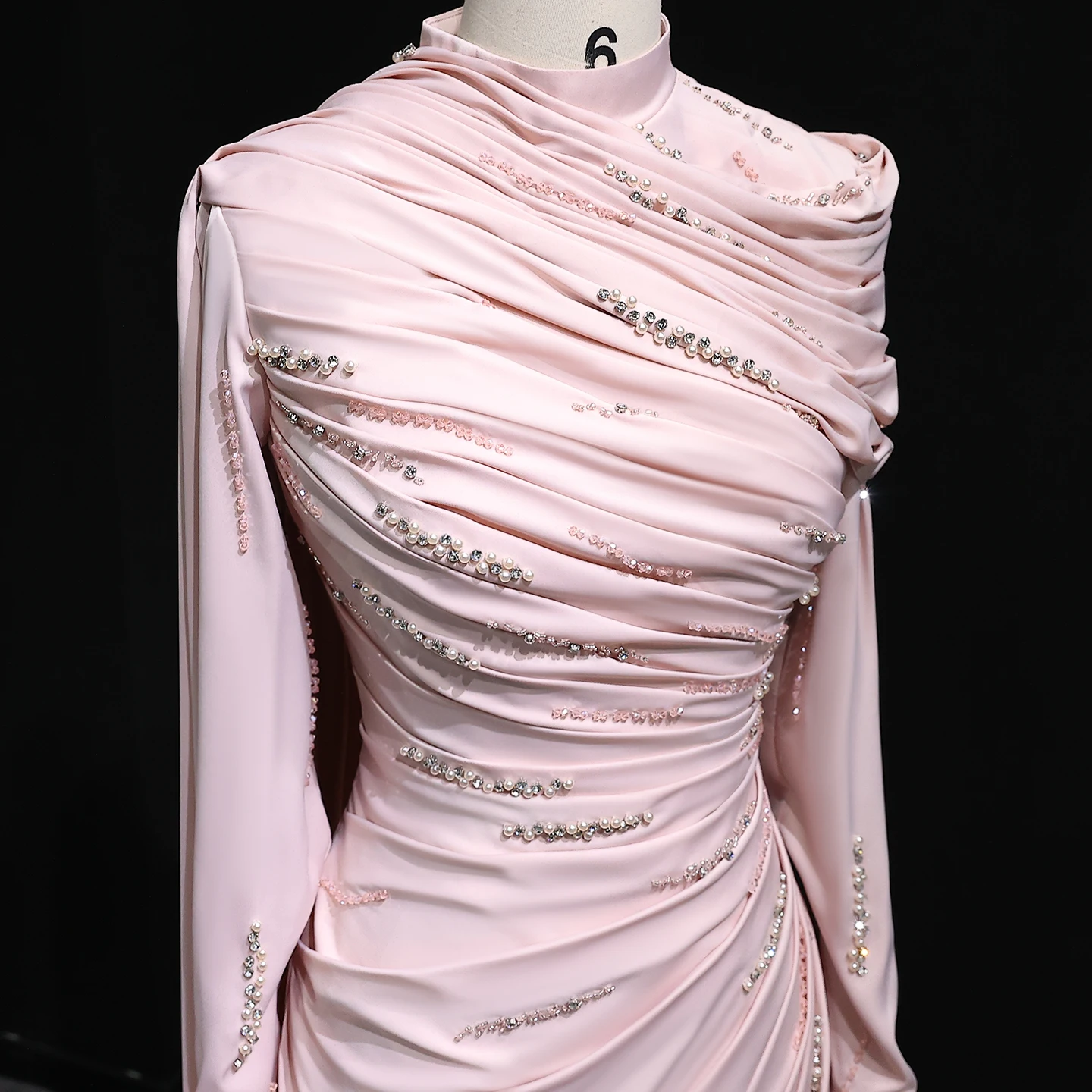 Sharon Said elegante roze kristallen avondjurk met cape en hoge hals voor moslim bruiloft galajurken 2025, SS412 op maat