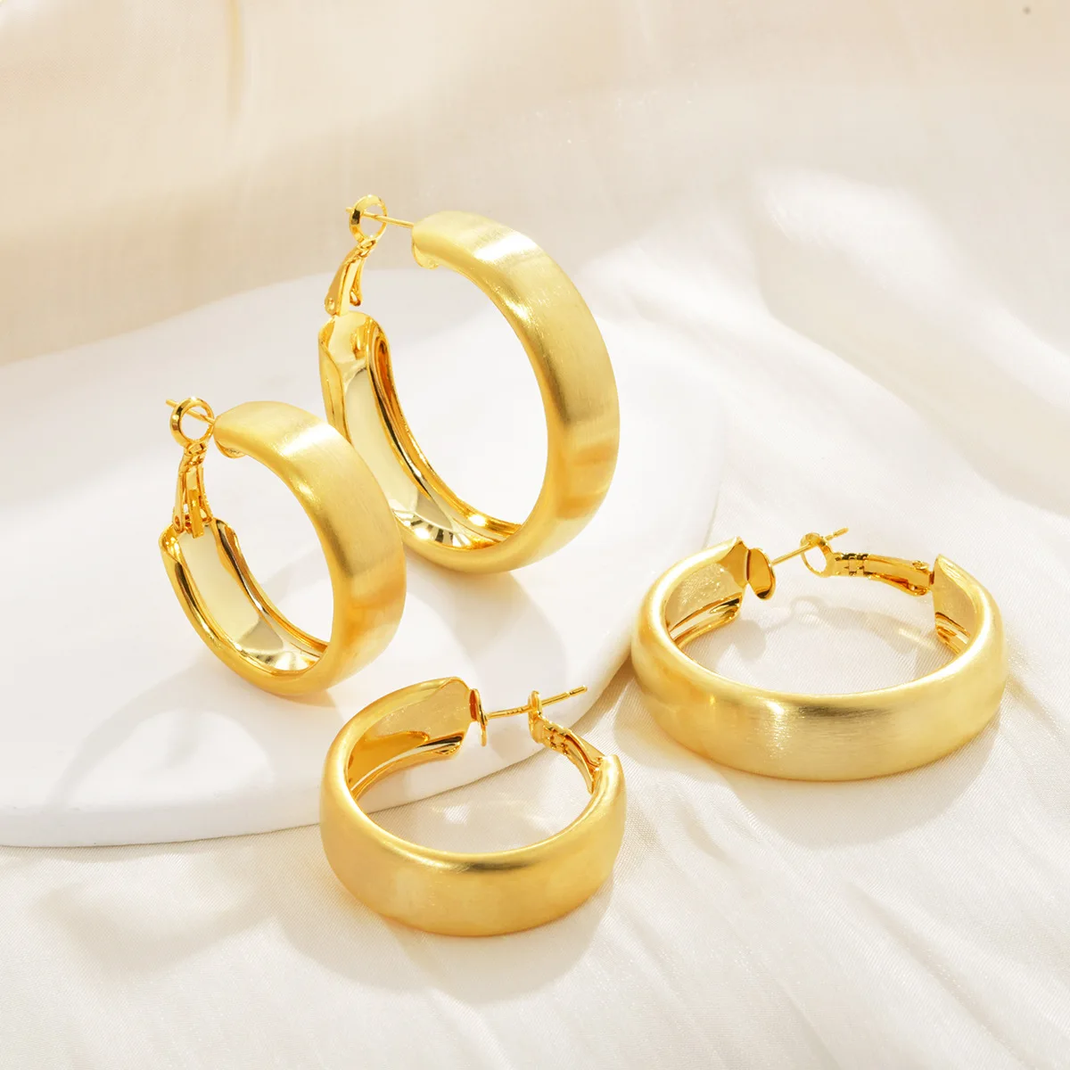 Cold wind exaggerated large earrings simple temperament niche brushed earrings personalized high-end ear jewelry