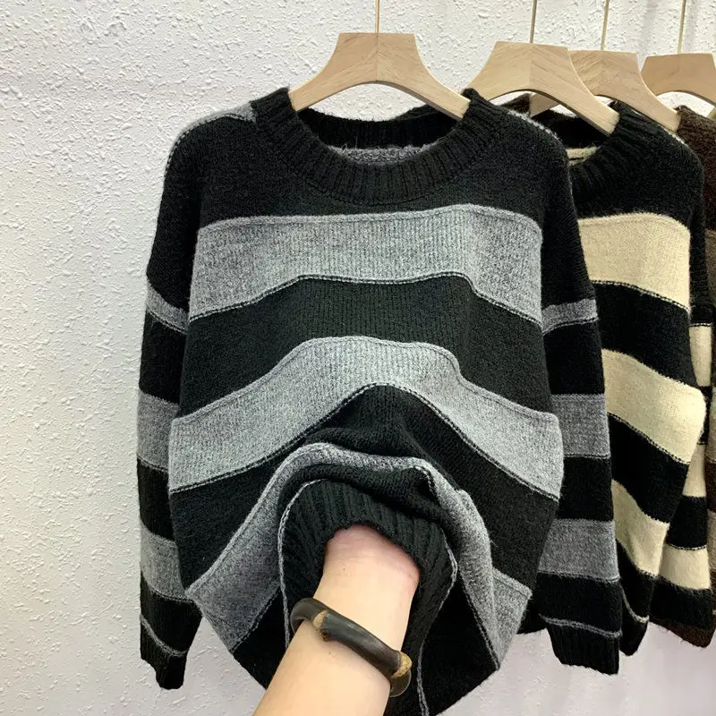 

Loose Fit Men's Knitted Sweater Stripe Design Autumn Winter Faion Brand Comfortable Material Long Sve Baseball Collar