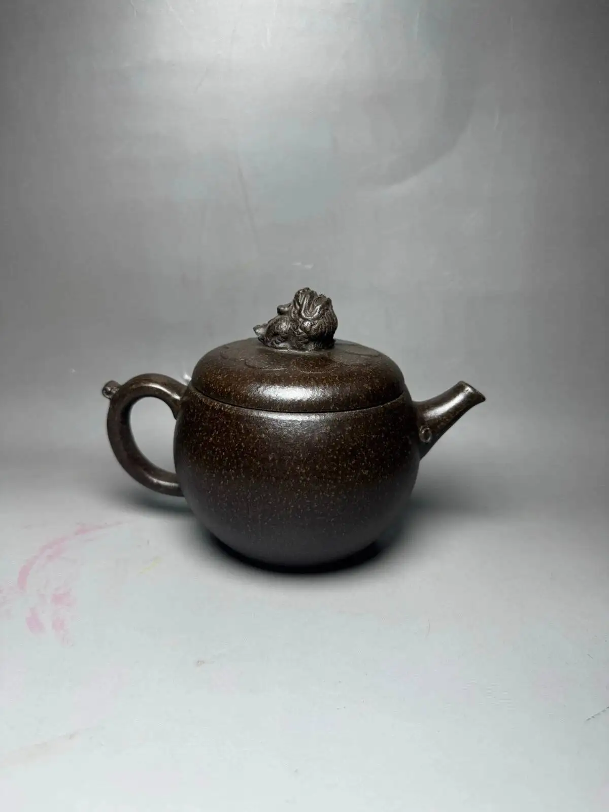 China Yi Xing Zisha Clay Handmade Exquisite Fragrant Teapot