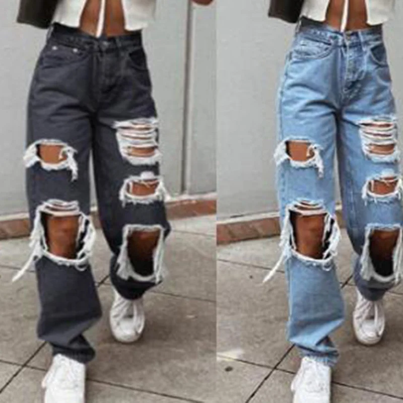 جينز ممزق عالي الخصر ورقيق وواسع الساق يجعل النساء تبدو نحيفة