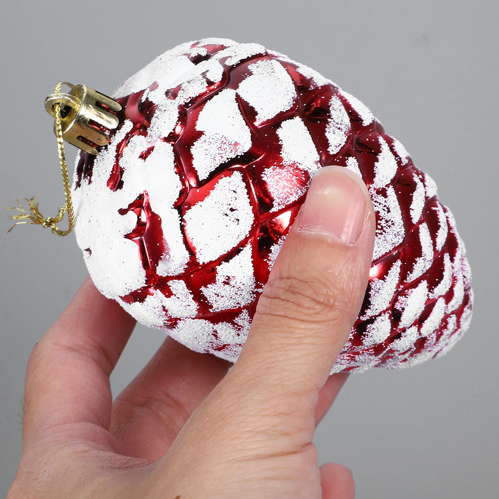 

4Pcs Christmas Tree Ornaments Acorn Design Hanging Xmas Decorations Festive Holiday Pendant for Home Mall Hotel Decoration Use