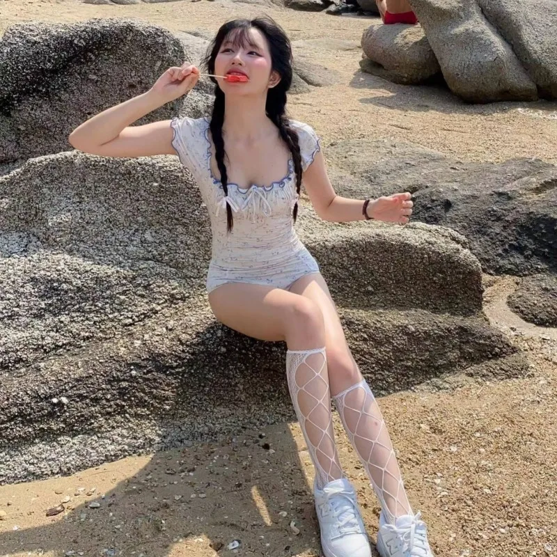 ملابس سباحة نسائية من قطعة واحدة بتصميم مميز، تحكم متواضع في البطن، تغطية كاملة، ملابس سباحة جمالية ربيعية ساخنة إلى الشاطئ #1