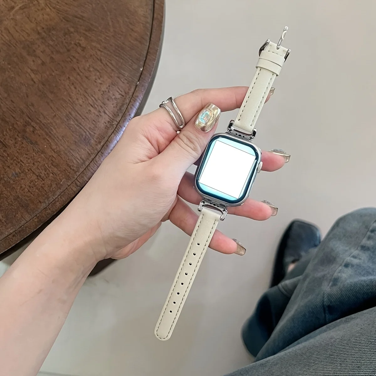 Suitable for iWatchS11 Bear Metal Splicing Leather Strap Synthetic Leather Strap, Breathable Women's High end Simple Universal S