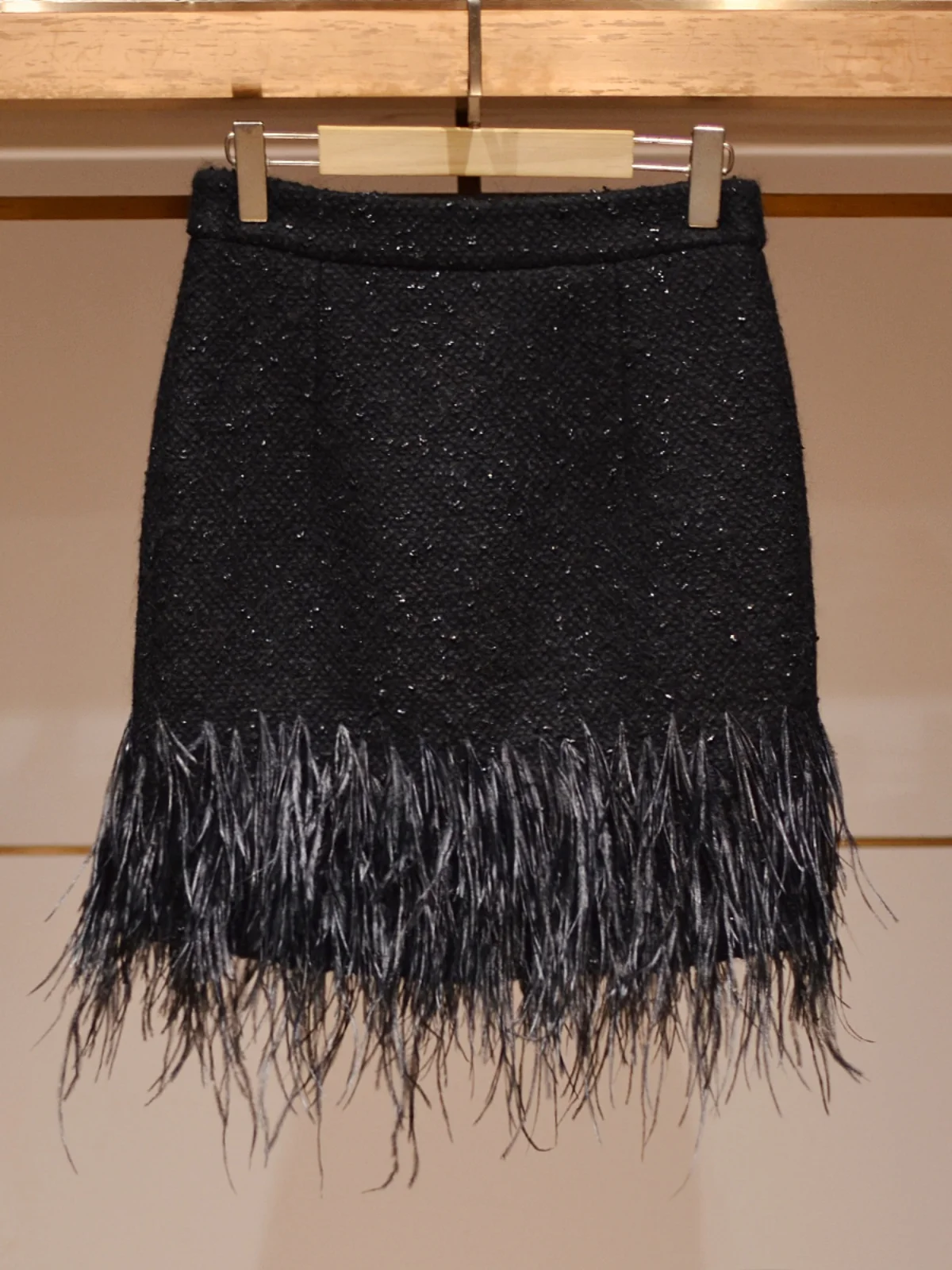 Ostrich Feather f Skirt Women's Ele 2025 New Coarse Tweed Hepburn Tassel High Waist Slimming Bodycon Skirt