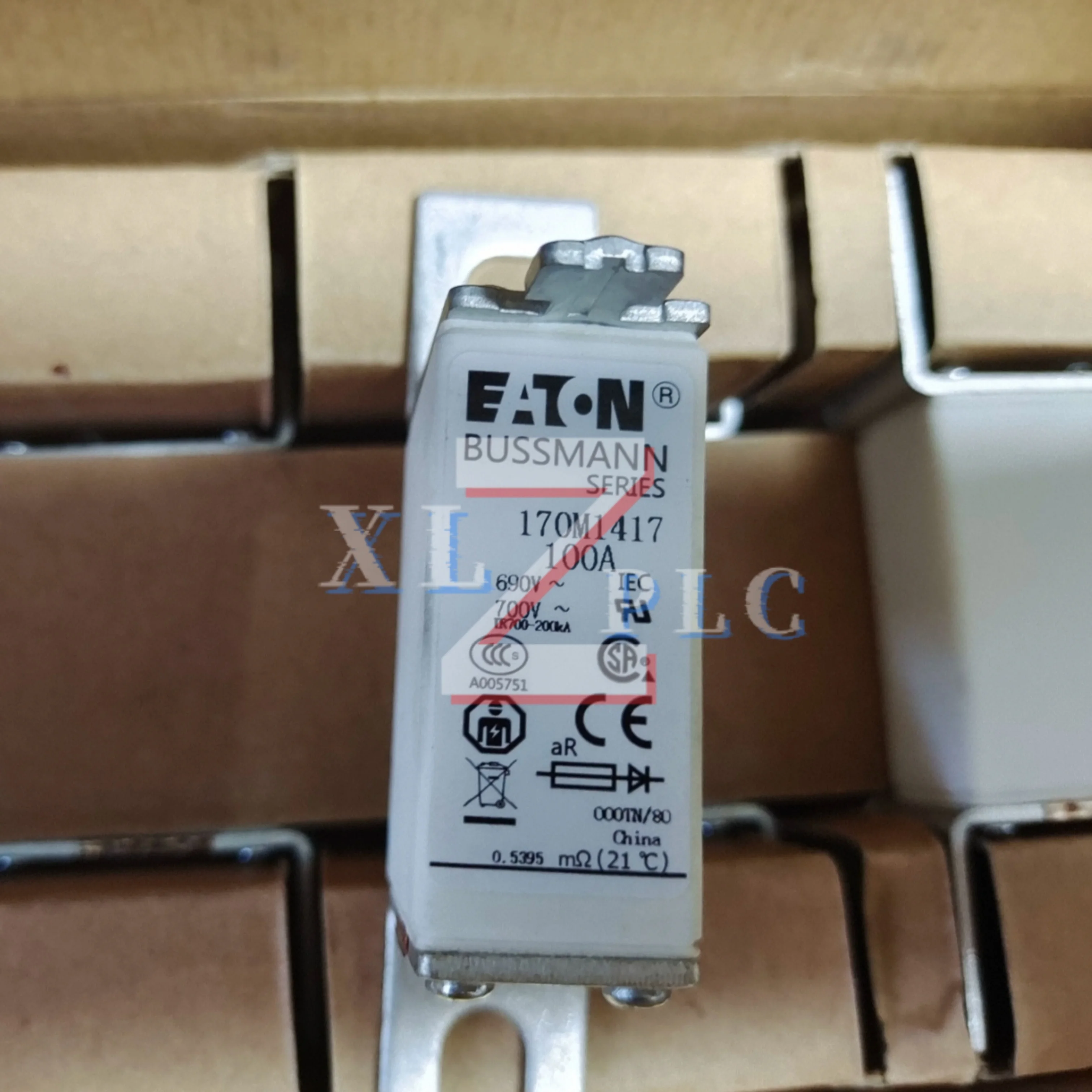 

100% новый 170M1416 80A 170M1417 100A 170M1418 125A 170M1419 160A 170M1420 200A 170M1421 250A 170M1422 315A предохранитель