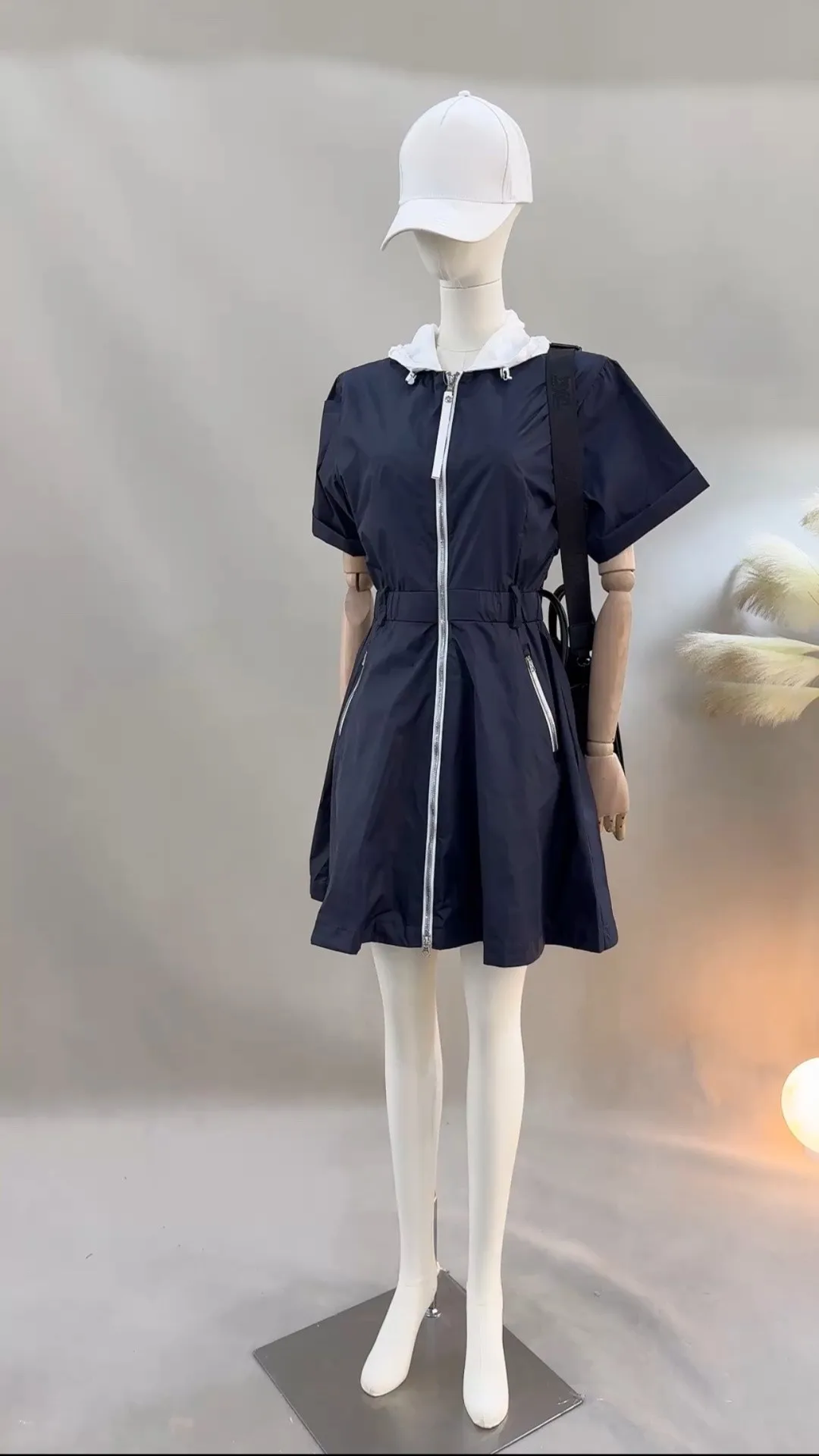 

New Summer Golf Wear: Women's Lightweight Casual Pleated Skirt—Stylish, Sporty, and Versatile