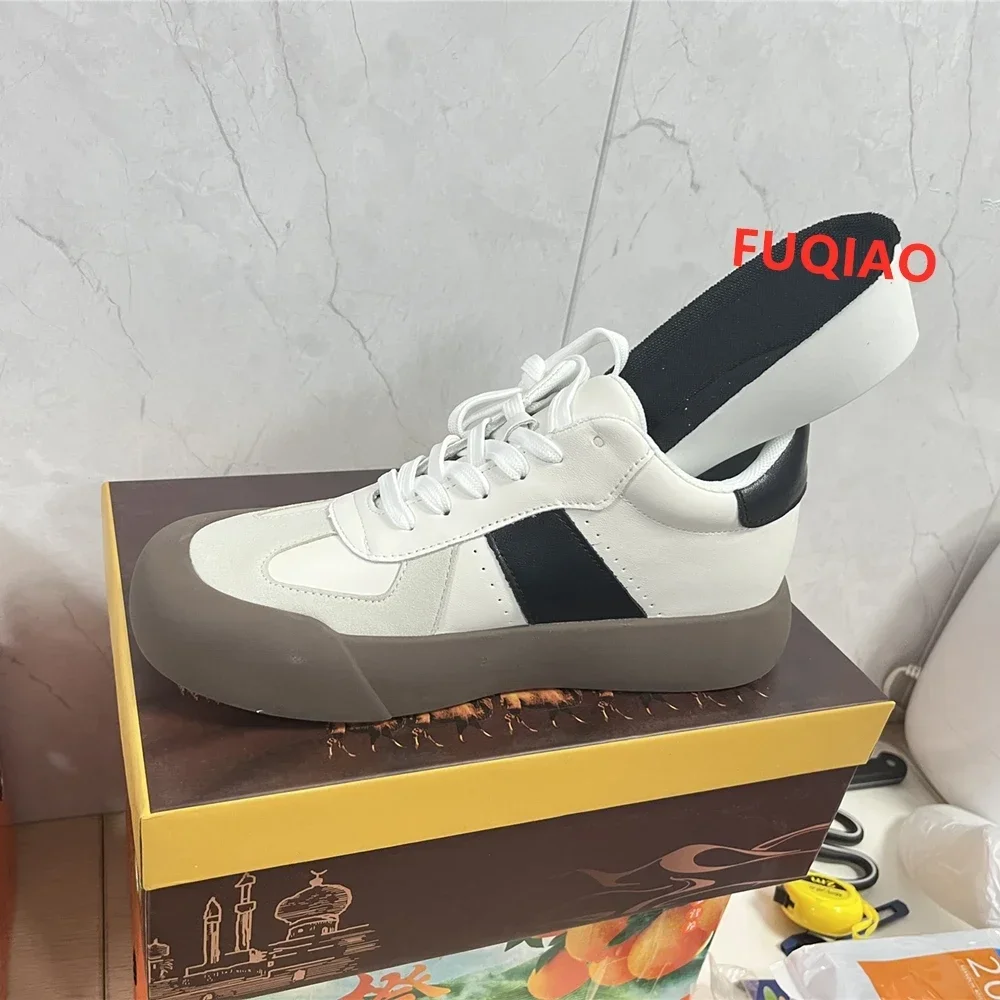 Sepatu olahraga kulit sapi pria, sneaker Lift sol tebal penambah tinggi, Sol 7CM kasual angkat tinggi