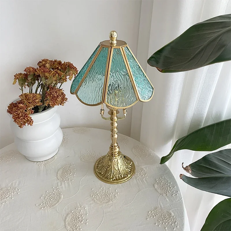 Rose pink American light luxury bedroom antique Internet celebrity bedside table lamp living room decoration retro table lamp