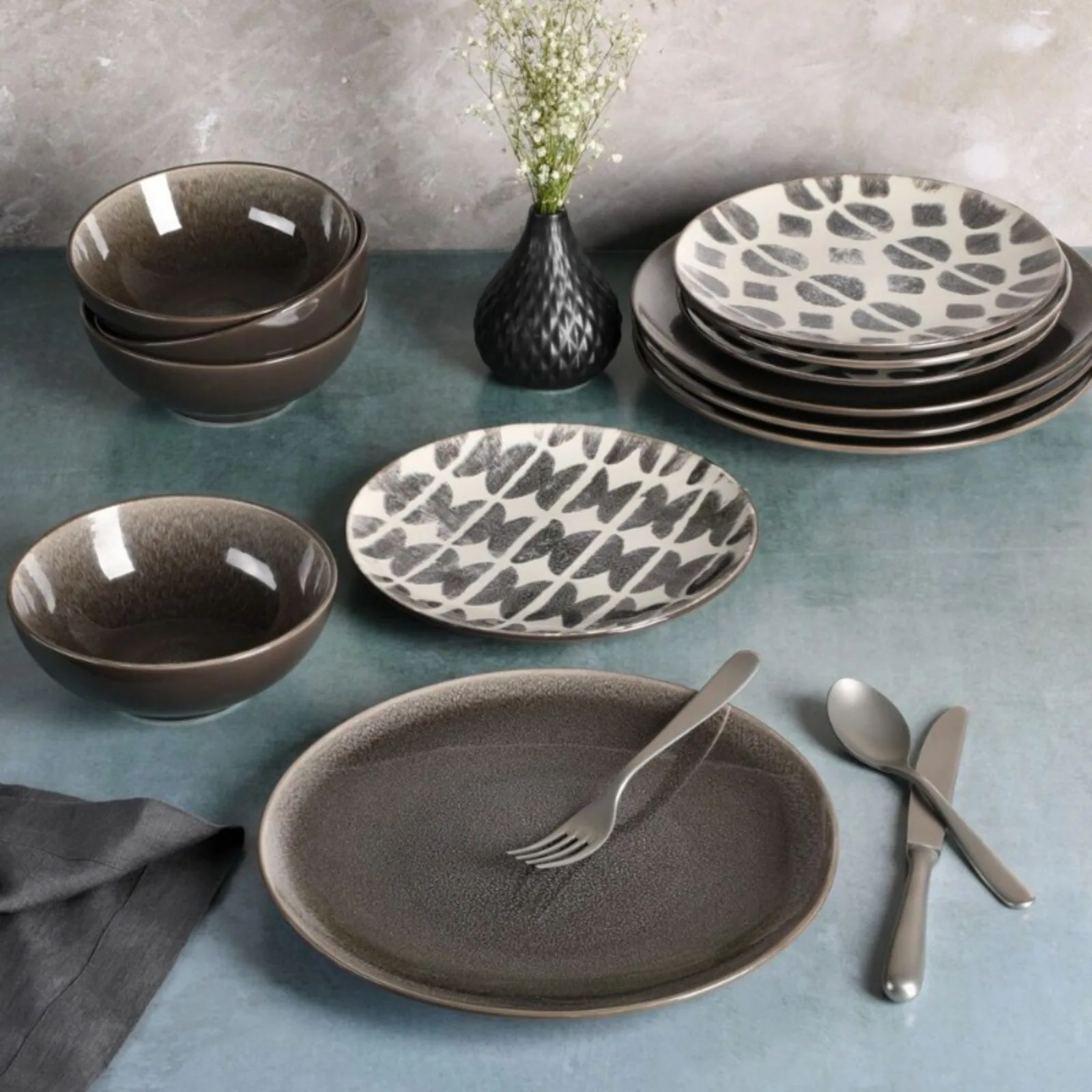 US  Truffle Pepper 12-Piece Reactive Dinnerware Set