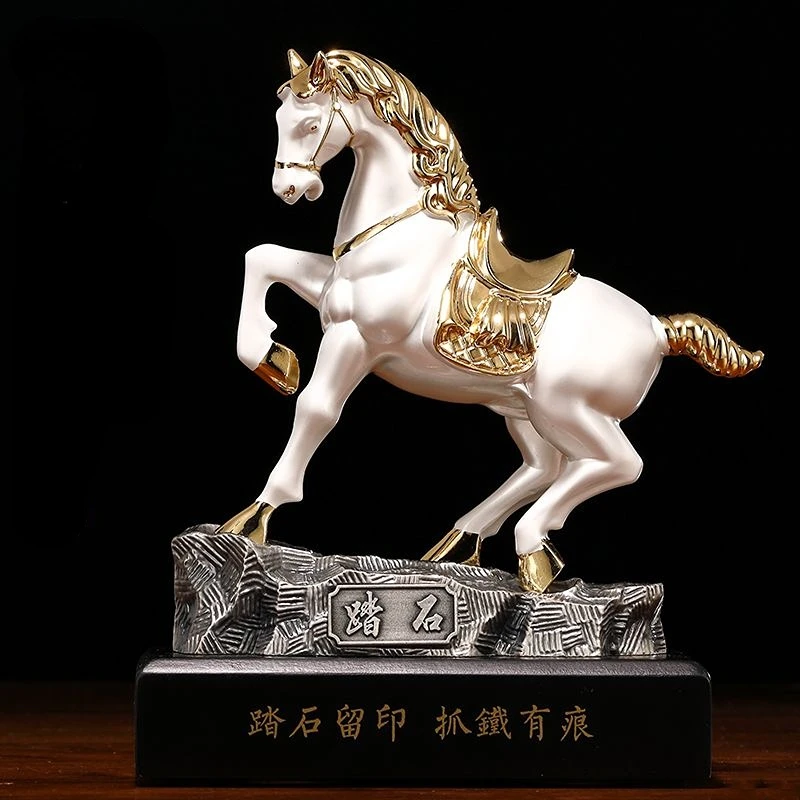 

Alloy Horse Success Office Study Living Room Wine Cabinet Handicrafts Housewarming Business Anniversary Gifts