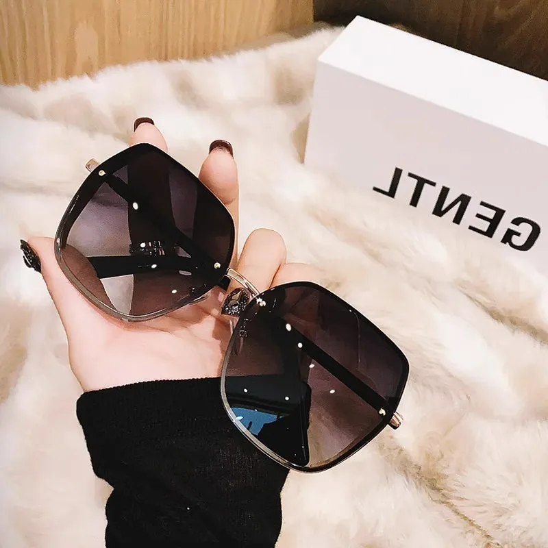 Light Luxury Frameless Reflective Lenses Cut-Edge Sunglasses High-Grade Side Face Black Crystal Glitter Sunglasses for Women Gla